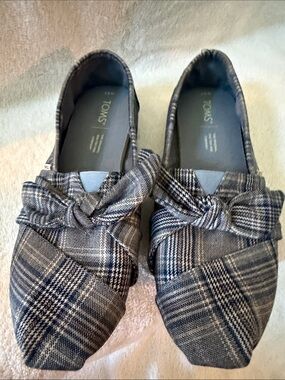 Toms Women's Gray-Blue  Plaid Knot Slip-On Flats